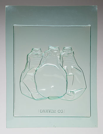 Clear Still Life - 3 Crushed Bottles par Iain Baxter