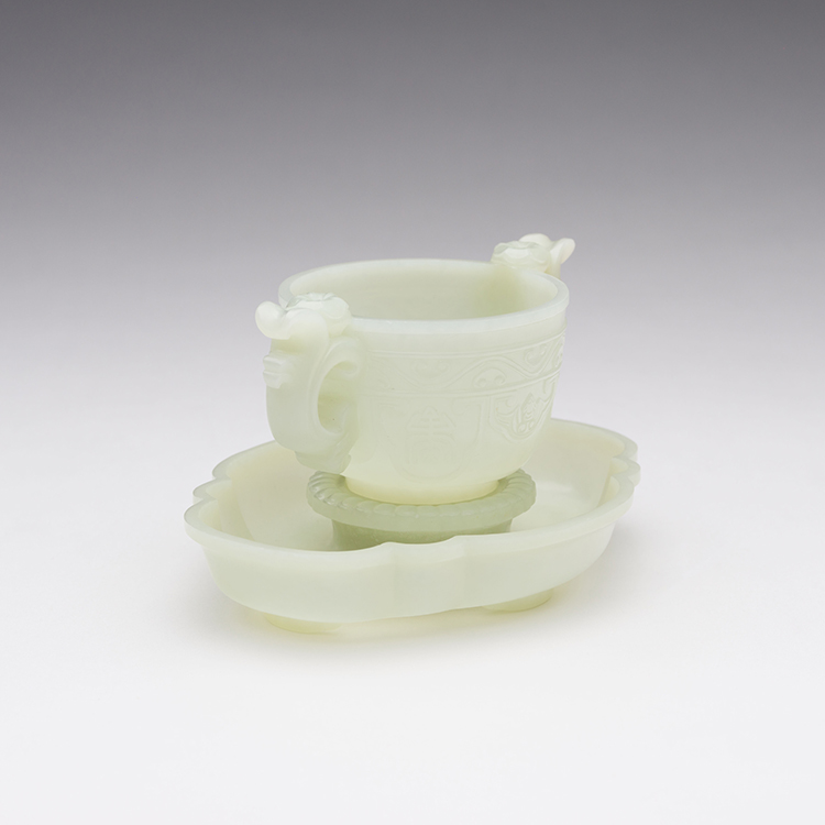 A Pale Celadon Jade Cup and Stand, 20th Century par  Chinese Art