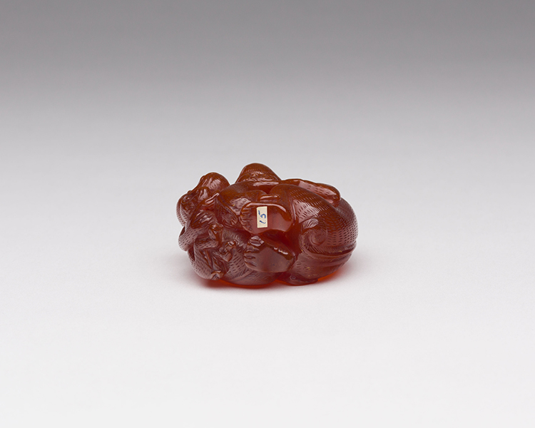 A Finely Carved Chinese Amber 'Monkey' Group, 19th Century par  Chinese Art