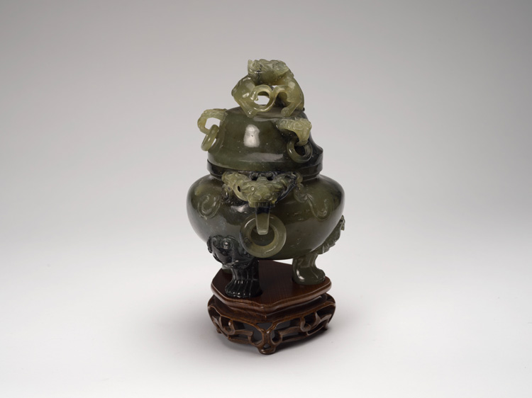 A Chinese Hardstone Carved Tripod Censer and Cover, Early 20th Century par  Chinese Art