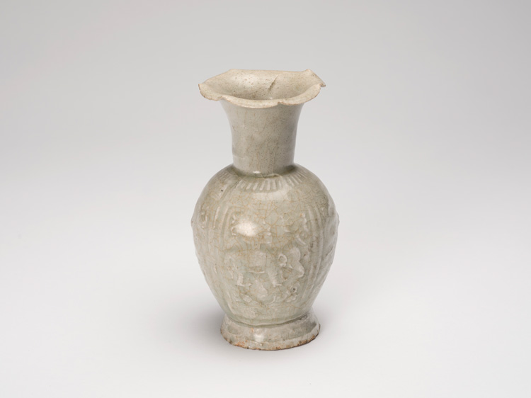A Chinese Qingbai Foliate Vase, Song to Yuan Dynasty par  Chinese Art