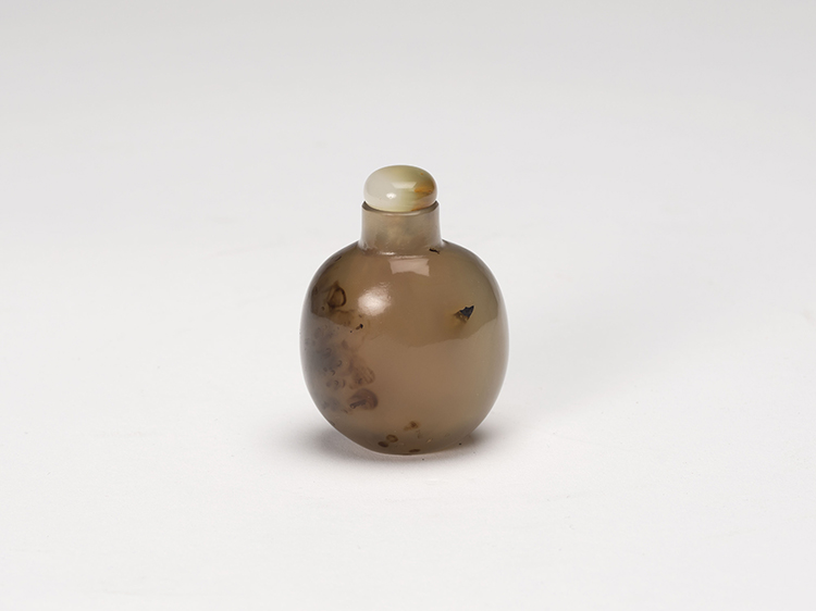 A Chinese 'Silhouette' Agate Snuff Bottle, 19th Century par  Chinese Art