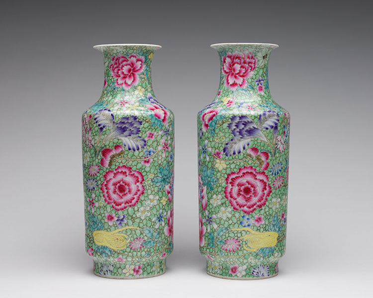 A Pair of Chinese Famille Rose 'Millefleur' Rouleau Vases, Qianlong Mark, Republican Period par  Chinese Art