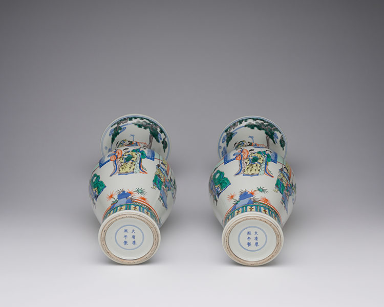 A Pair of Chinese Doucai ‘Figural’ Baluster Vases, Kangxi Mark, Early 20th Century Dynasty par  Chinese Art