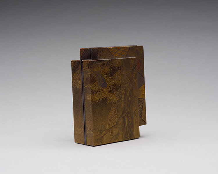 A Japanese Lacquer Lozenge-Shaped Box and Cover, Meiji Period, 19th Century par  Japanese Art