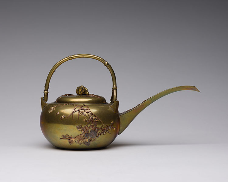 A Japanese Takazogan Mixed-Metal Inlay Teapot and Cover, Signed, Meiji Period, Early 20th Century par  Japanese Art