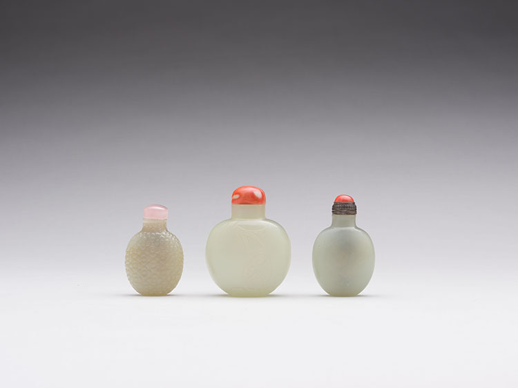 Three Chinese Jade Carved Snuff Bottles, 18th/19th Century par  Chinese Art