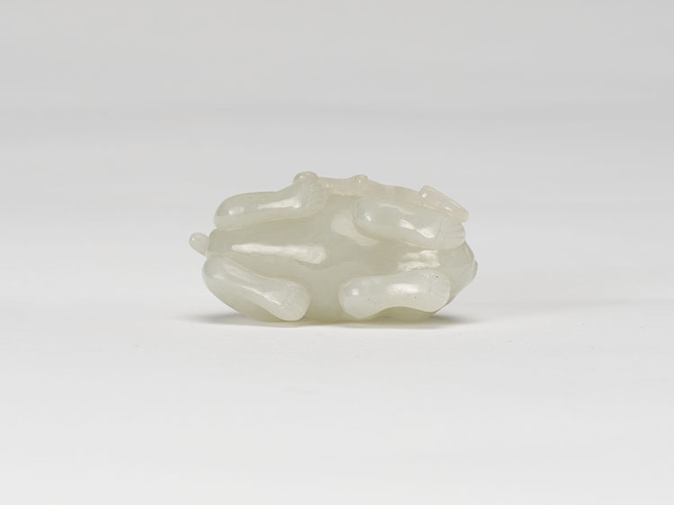 A Chinese White Jade Figure of a Rabbit, Late Qing Dynasty par  Chinese Art