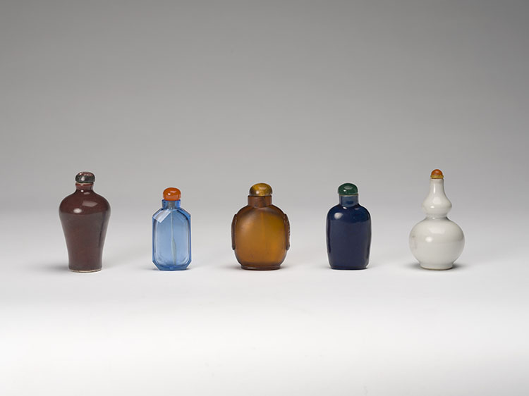 Group of Five Chinese Snuff Bottles, 19th/20th Century par  Chinese Art