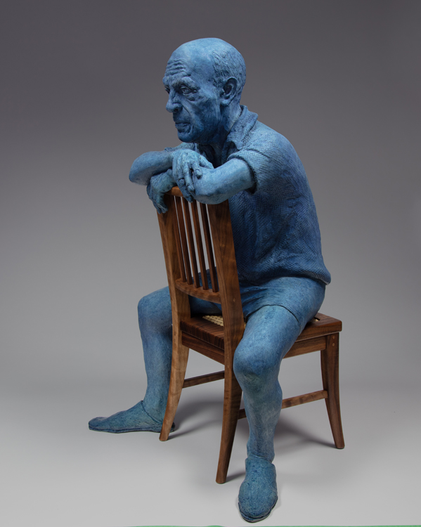 Picasso on a Chair (PH 3/9) par Joseph Hector Yvon (Joe) Fafard