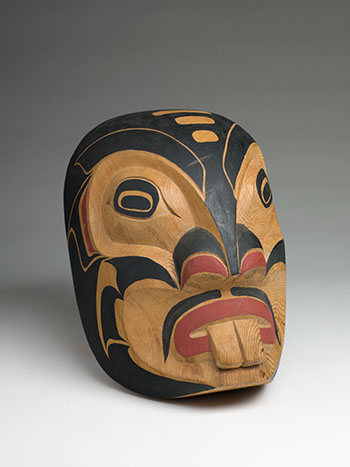 Pugwis Mask by Doug Cranmer vendu pour $3,438