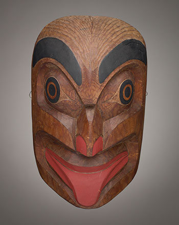 Mask by Doug Cranmer vendu pour $1,250