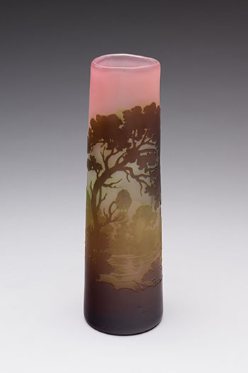 Cameo vase by Emile Gallé sold for $750