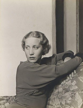 Margaret Peterson by Imogen Cunningham vendu pour $688