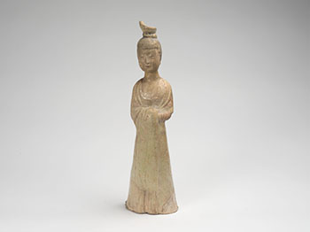 A Chinese Straw Glazed Earthenware Figure of a Female Attendant, Tang Dynasty (618-907 CE) par  Chinese Art