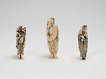 Three Japanese Ivory Carved Netsuke, 18th/19th Century par  Japanese Art
