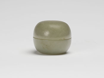 A Chinese Pale Celadon Carved Jade Box and Cover, Qing Dynasty par  Chinese Art