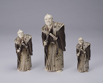 Three Japanese Ivory Carved Okimono of Samurai, Early 20th Century par  Japanese Art