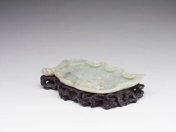 A Chinese Jadeite Brushwasher, 19th/20th Century par  Chinese Art