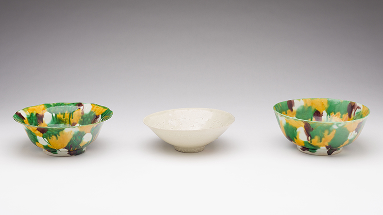 Two Chinese Export ‘Spinach and Egg Yolk’ Porcelain Bowls, 19th Century by  Chinese Art