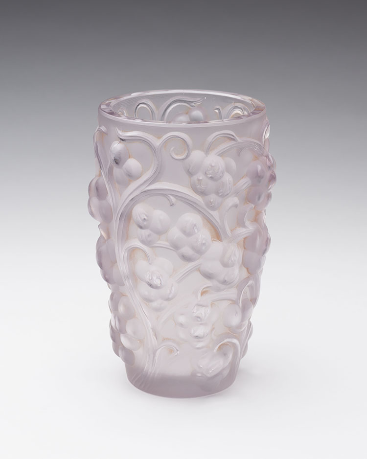 Raisin vase par René Lalique