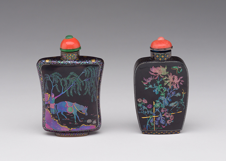 Two Japanese Lac Burgaute Snuff Bottles, 19th Century par  Japanese Art