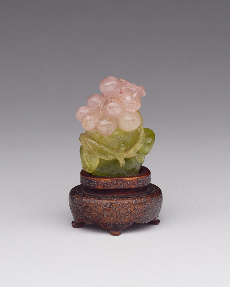 A Chinese Tourmaline Two-Coloured Pebble, 19th Century par  Chinese Art
