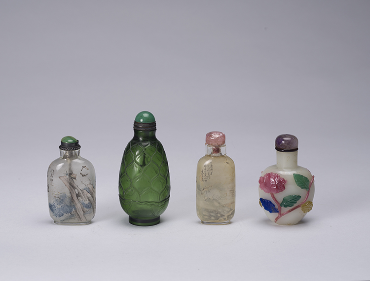 Group of Four Chinese Glass Snuff Bottles, 19th Century par  Chinese Art