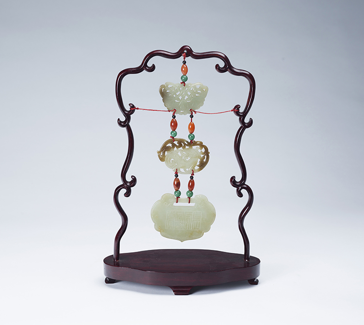 A Chinese Three-Piece Jade Pendant, Mid 20th Century par  Chinese Art