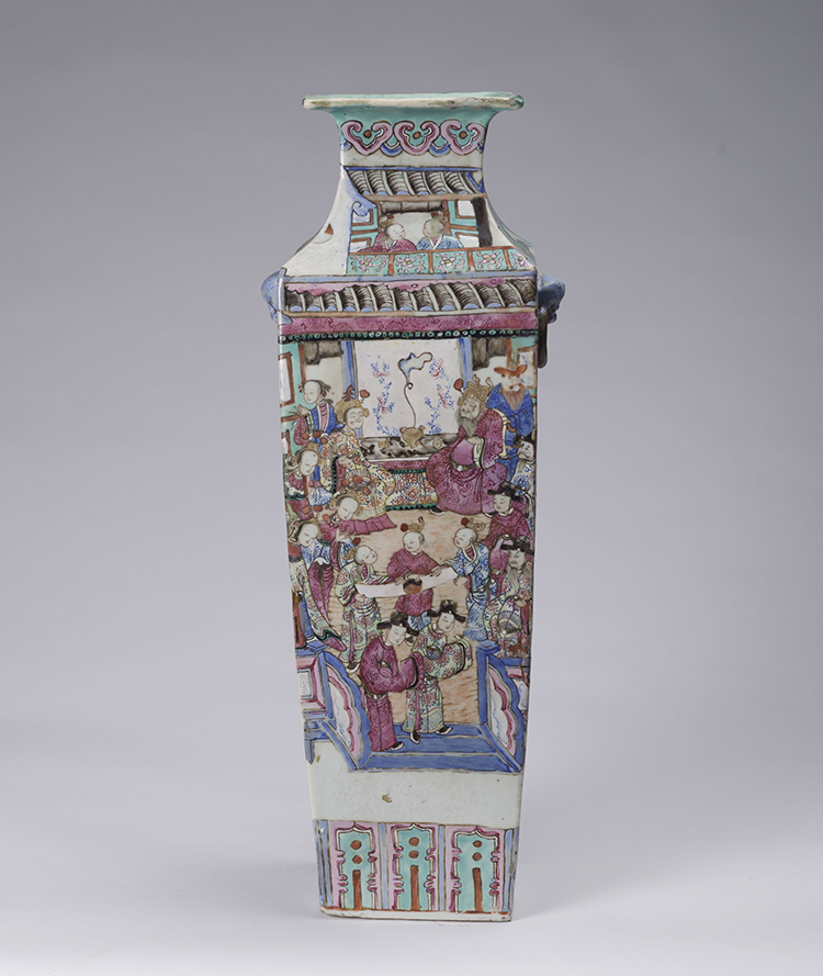 A Chinese Export Figural Vase, Mid 19th Century par  Chinese Art