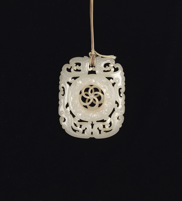 A Chinese Archaistic White Jade 'Dragon' Pendant, 17th/18th Century par  Chinese Art