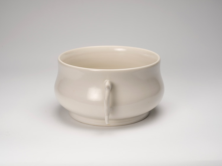 A Chinese White Glazed Bombé Form Censer, Republican Perio par  Chinese Art