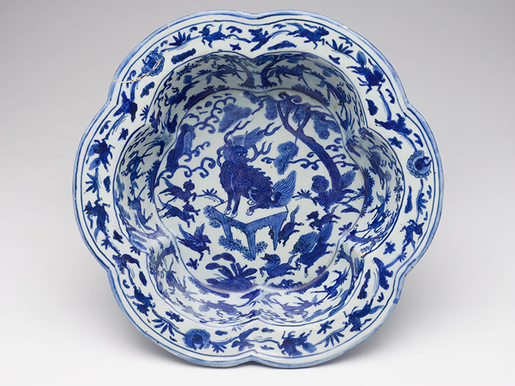 A Very Rare Chinese Blue and White ‘Mythical Beast’ Hexafoil Basin, Wanli Mark and Period (1572-1620) by  Chinese Art