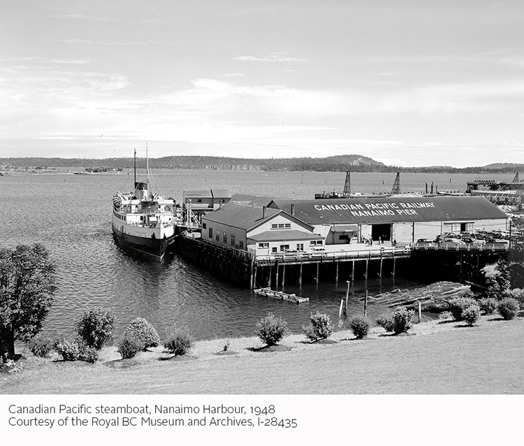 Steamer Arriving at Nanaimo par Edward John (E.J.) Hughes