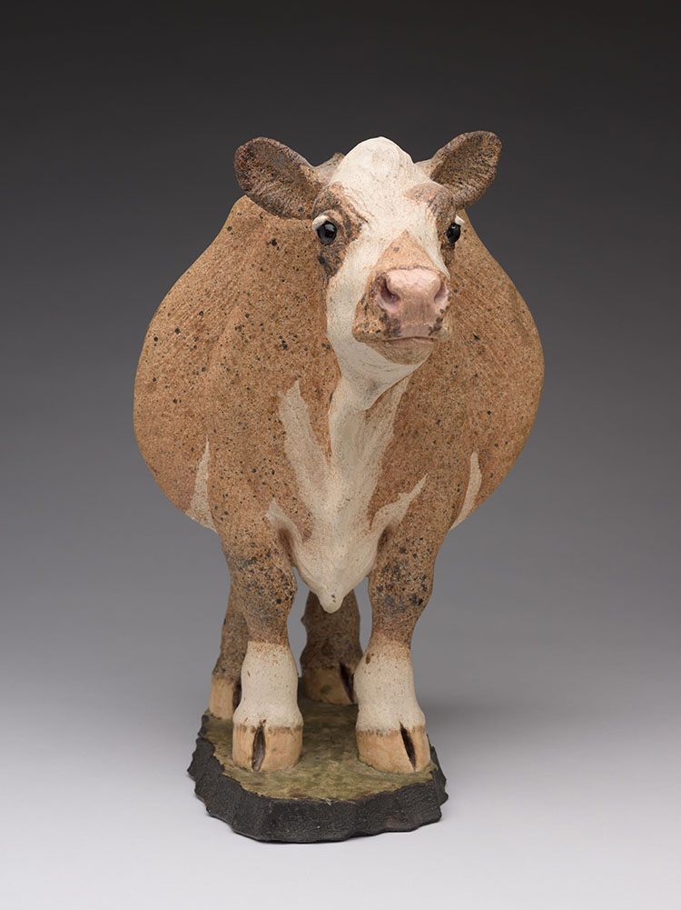 Cow Standing in a Space Wrinkle par Joseph Hector Yvon (Joe) Fafard